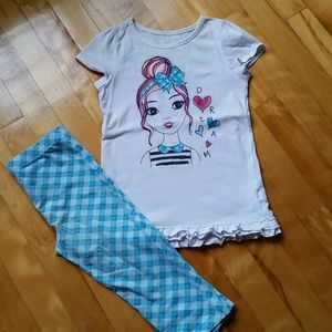 4/$20 Set T-shirt and pant size US 7